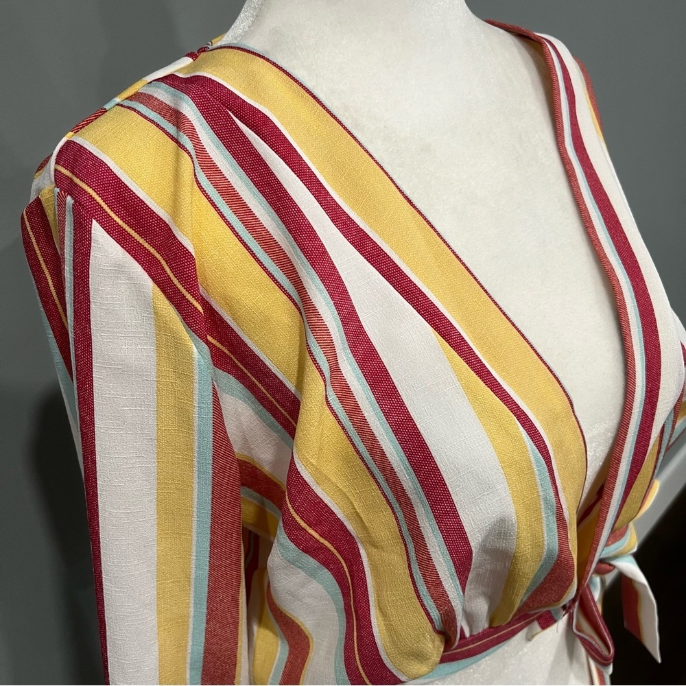 La Dresscode Cropped Tie Up Top - Picture 4 of 12